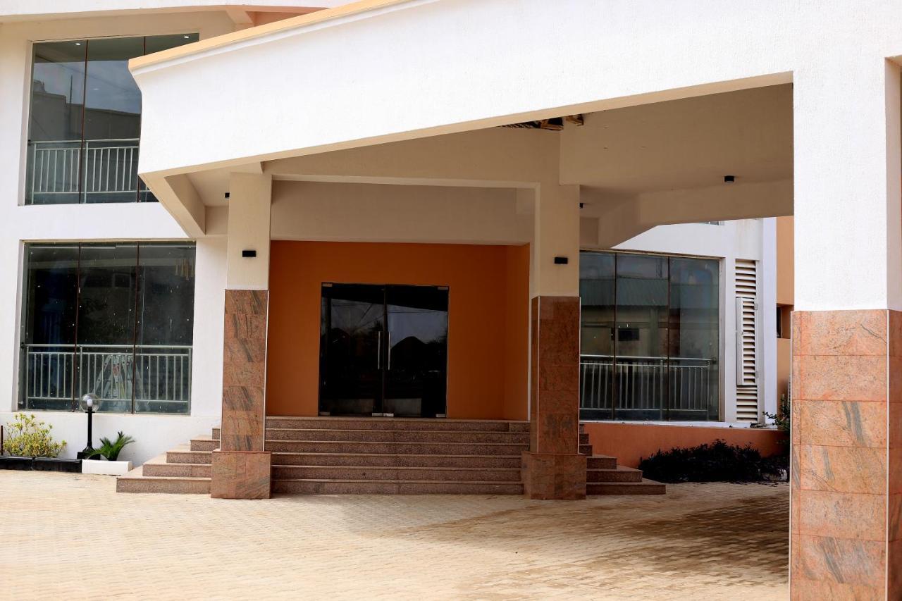 Guest Pride Hotel Kano 外观 照片