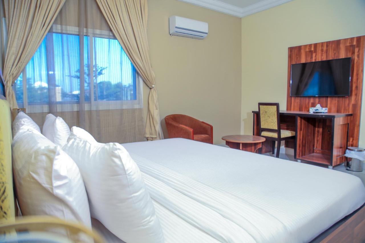 Guest Pride Hotel Kano 外观 照片